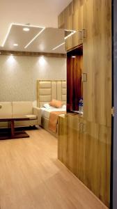 Executive Tower - 52