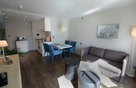 HOP Apartments & Suites - 83