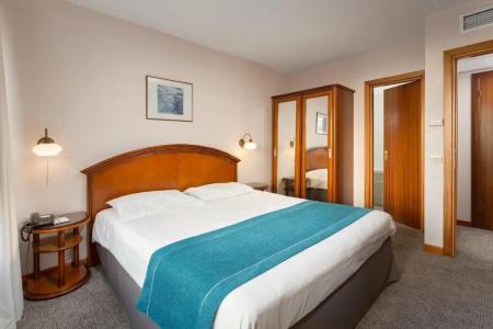 Ramada by Wyndham Bucharest Parc - 50