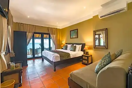 Beyond The Blue Horizon Villa Resort - 63