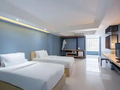 Nora LakeView - 2