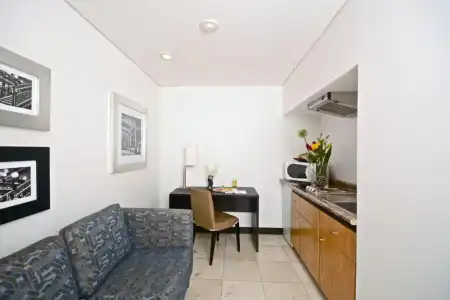 & Suites PF - 131