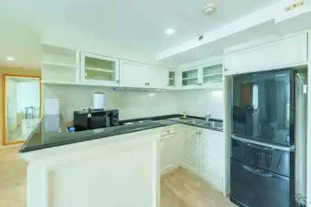 Sabai Sathorn - 102