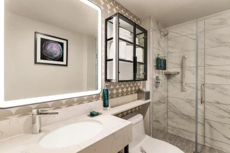 DoubleTree by Hilton New York Midtown Fifth Ave - 44