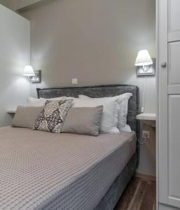 Absolute Athens II - 120