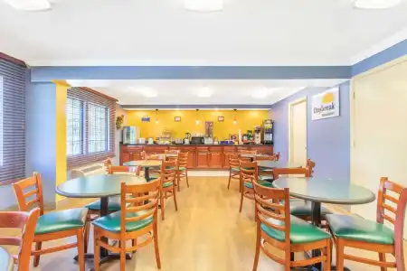 Red Roof Inn Baltimore - 19