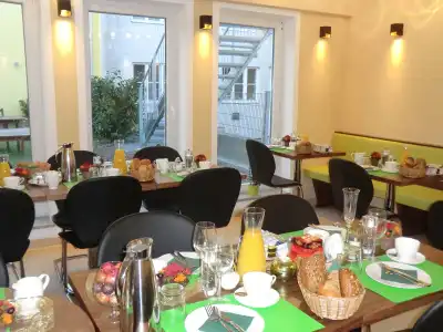 Andra München - 24