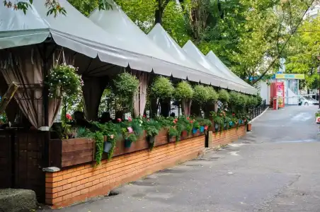 Golden Globus Hostel - 12