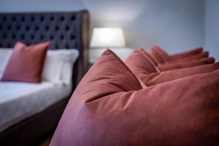 Ungherese Small Luxury - 63