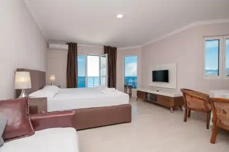 Open Sea Luxury Apartments - 40