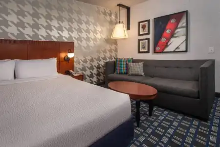 Courtyard by Marriott Arlington Crystal City/Reagan National - 18