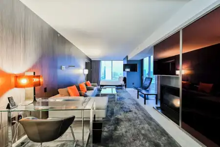 Beautiful Palms Place Suite - 301