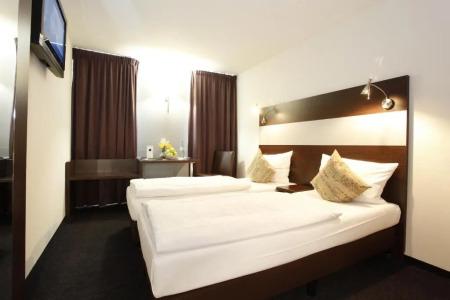 Ayun by Centro Comfort - 31