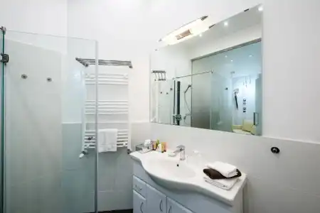 Karoly Corner Residences - 46
