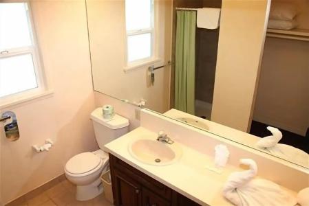 The Palomar Inn - 17