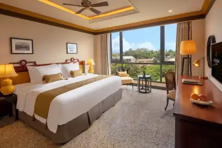 Silk Path Grand Hue - 70