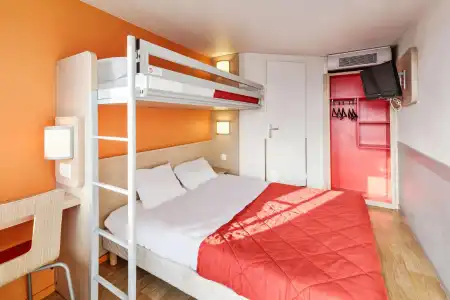 Hôtel Première Classe Caen Nord - Mémorial - 46