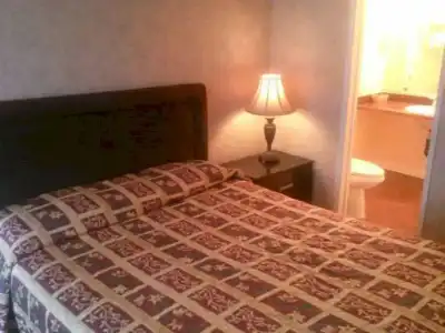 Hometel Suites - 4