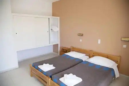 Manolis Studios - 1