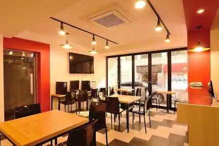Red Guest House - 11