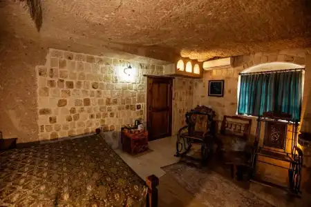 Oread Cave Suites - 102