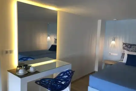 Elpida Beach Studios - 2