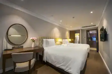 Altara Suites Da Nang - 4