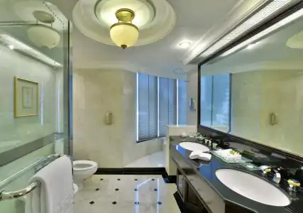Evergreen Laurel - 10
