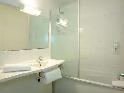ibis budget Fréjus Saint-Raphaël Centre et Plage - 7