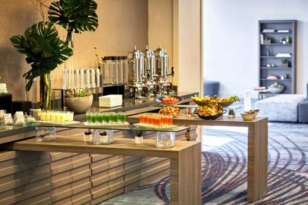 Los Angeles Airport Marriott - 26