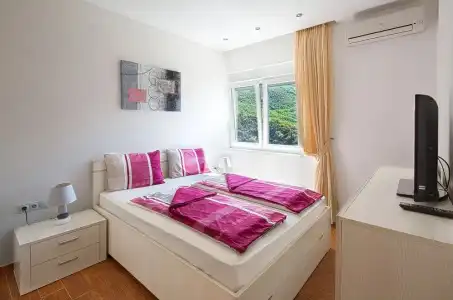 Montelux Apartments - 218