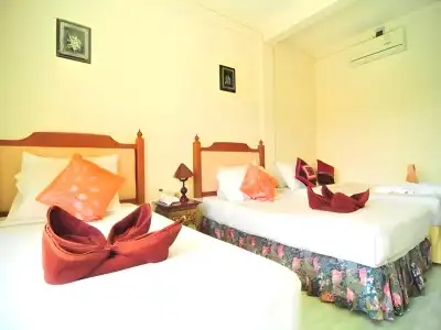 Baan Hill Phuket Resort - 3