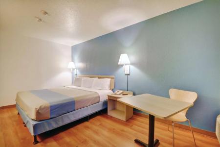 Motel 6 Newport, RI - 3