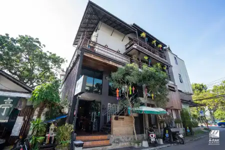The Arak Bed Bar and Hostel - 55