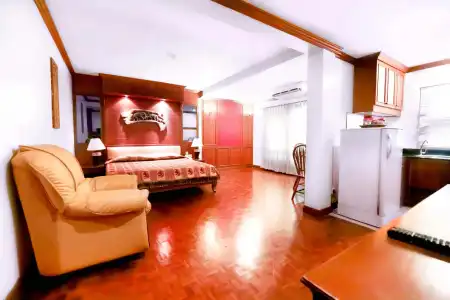 Royal Ivory Sukhumvit Nana - 82