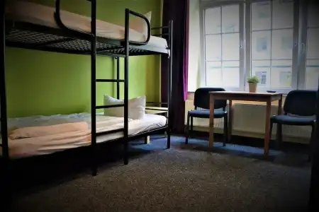 Singer109 & Hostel - 12