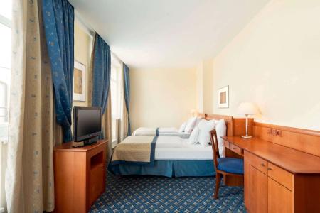 Ramada by Wyndham Prague City Centre - 6