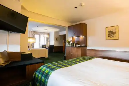 Golden Tulip Central - 116