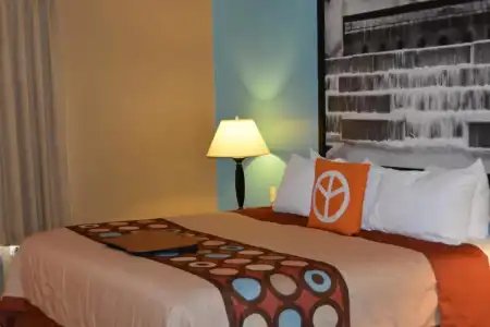 Super 8 by Wyndham Austin/Airport South - 32
