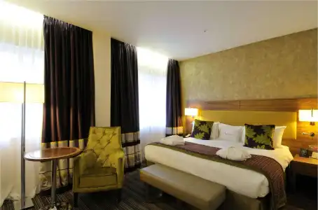 DoubleTree by Hilton London West End - 42