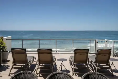 Rolling Surf Resort - 233