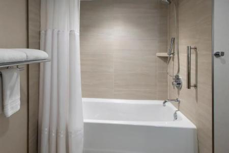 Newport Marriott & Spa - 52