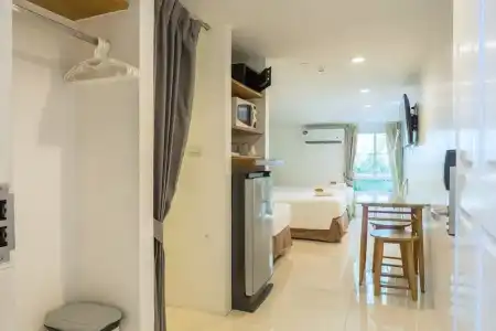 Sabai Sathorn - 246