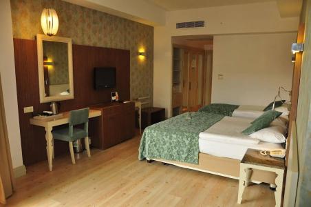 Port Side Resort - 6