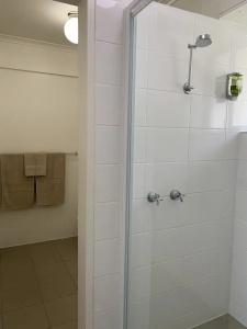 Adina Place Motel Apartments - 35