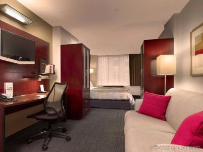 DoubleTree by Hilton New York Midtown Fifth Ave - 4