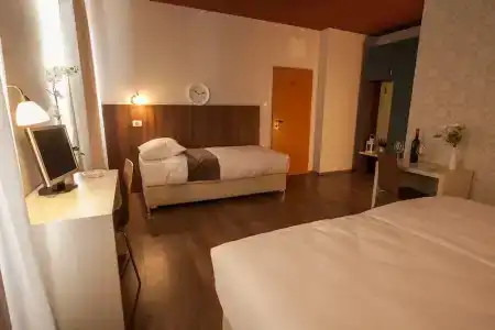 Center - 26