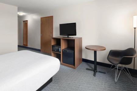 Super 8 by Wyndham Trois-Rivieres - 30