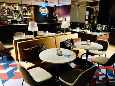 Schani Salon - 18