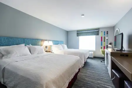 Hampton Inn Bismarck - 32